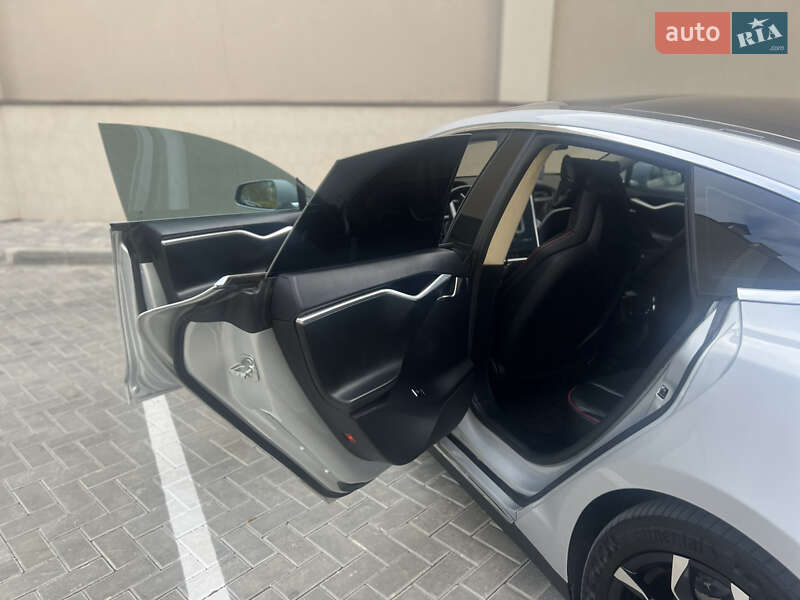 Ліфтбек Tesla Model S 2013 в Одесі