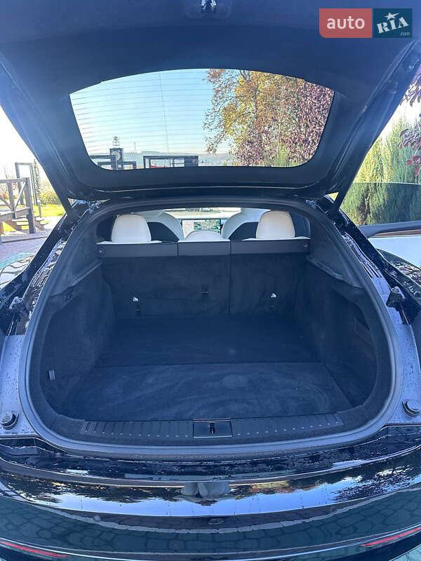 Лифтбек Tesla Model S 2022 в Бережанах