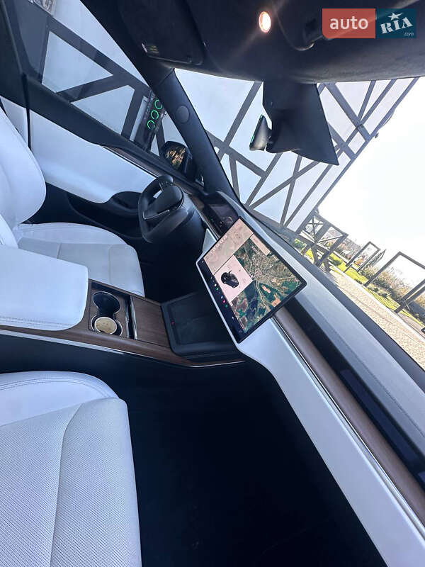 Лифтбек Tesla Model S 2022 в Бережанах