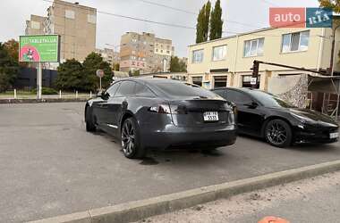 Лифтбек Tesla Model S 2018 в Виннице