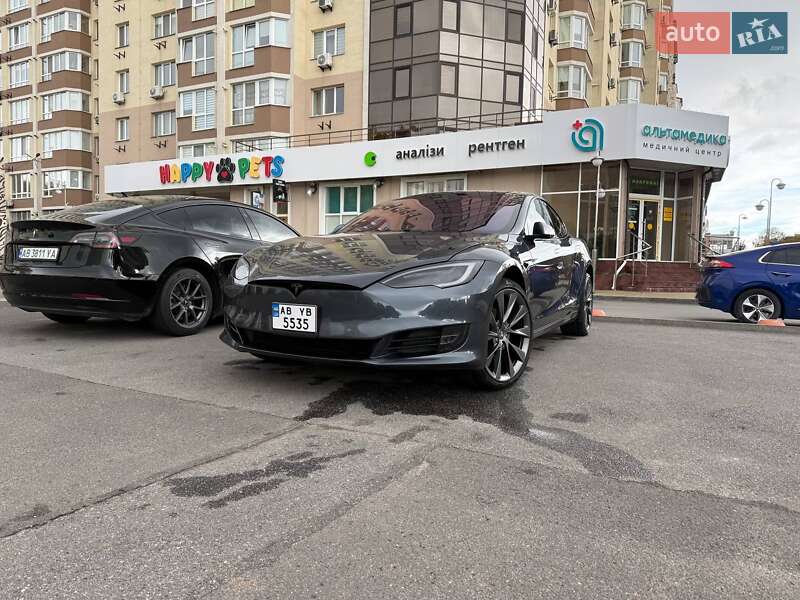 Ліфтбек Tesla Model S 2018 в Вінниці фото 26 Ліфтбек Tesla Model S 2018 в Вінниці