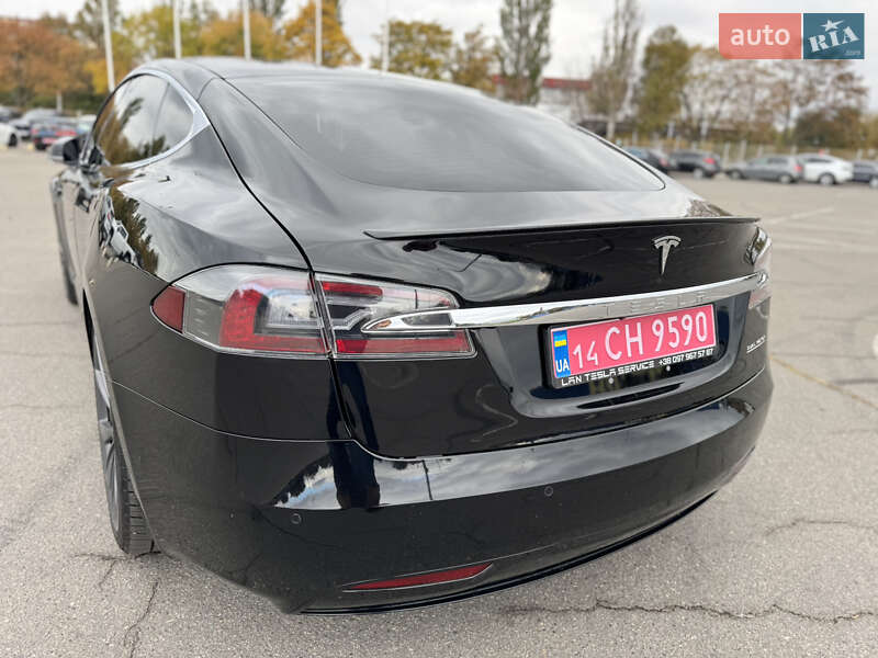 Ліфтбек Tesla Model S 2019 в Дніпрі фото 11 Ліфтбек Tesla Model S 2019 в Дніпрі