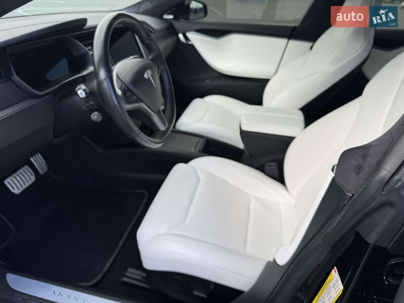 Ліфтбек Tesla Model S 2019 в Дніпрі фото 35 Ліфтбек Tesla Model S 2019 в Дніпрі