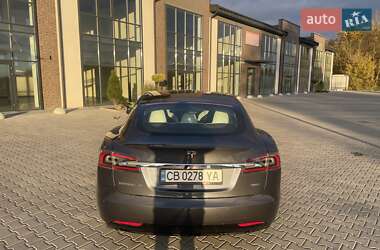 Ліфтбек Tesla Model S 2017 в  фото 2 Ліфтбек Tesla Model S 2017 в