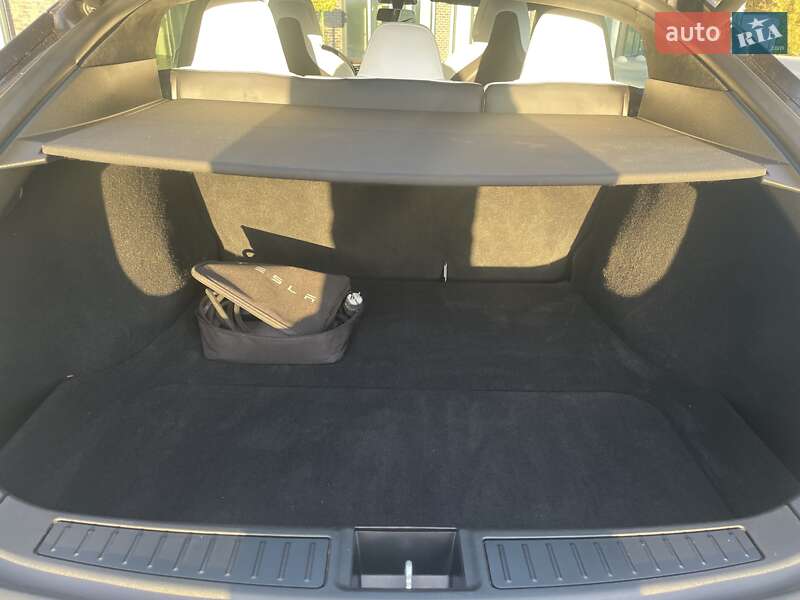 Лифтбек Tesla Model S 2017 в Тернополе фото 11 Лифтбек Tesla Model S 2017 в Тернополе