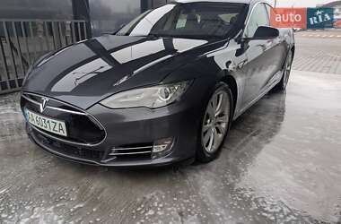 Лифтбек Tesla Model S 2015 в Житомире