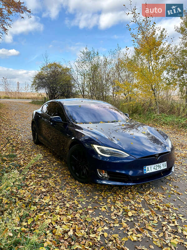 Лифтбек Tesla Model S 2017 в 