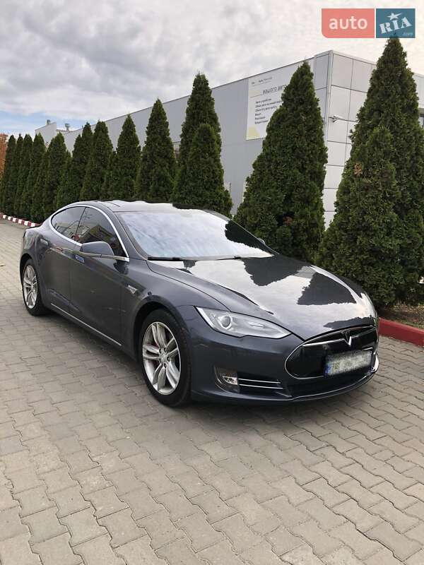 Лифтбек Tesla Model S 2014 в Николаеве