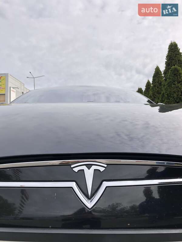 Лифтбек Tesla Model S 2014 в Николаеве