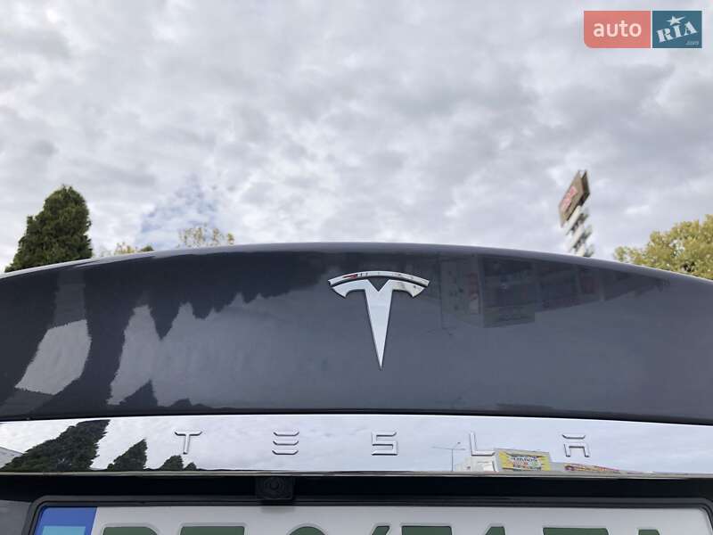 Лифтбек Tesla Model S 2014 в Николаеве