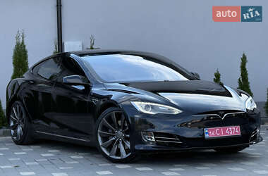 Ліфтбек Tesla Model S 2015 в  фото 4 Ліфтбек Tesla Model S 2015 в