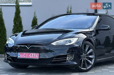 Ліфтбек Tesla Model S 2015 в  фото 13 Ліфтбек Tesla Model S 2015 в