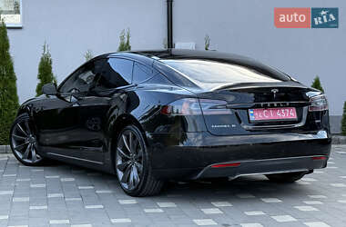 Ліфтбек Tesla Model S 2015 в  фото 18 Ліфтбек Tesla Model S 2015 в