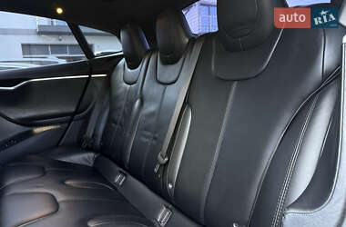 Ліфтбек Tesla Model S 2015 в  фото 37 Ліфтбек Tesla Model S 2015 в