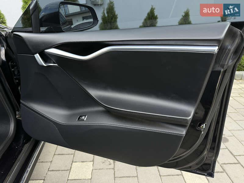 Лифтбек Tesla Model S 2015 в Дрогобыче фото 43 Лифтбек Tesla Model S 2015 в Дрогобыче