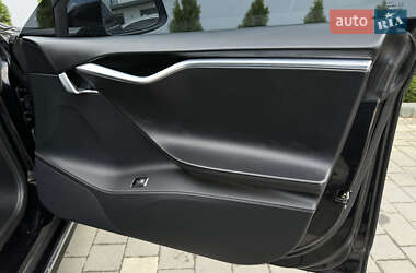 Ліфтбек Tesla Model S 2015 в  фото 43 Ліфтбек Tesla Model S 2015 в