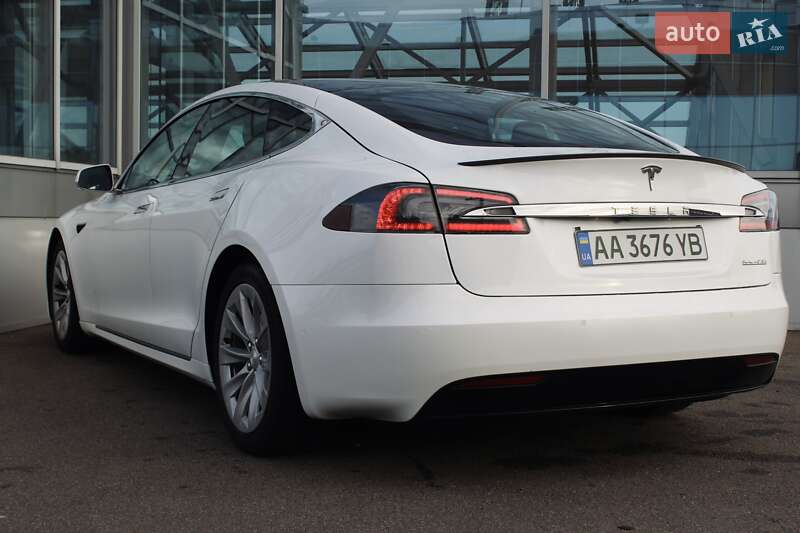 Лифтбек Tesla Model S 2019 в Киеве фото 9 Лифтбек Tesla Model S 2019 в Киеве