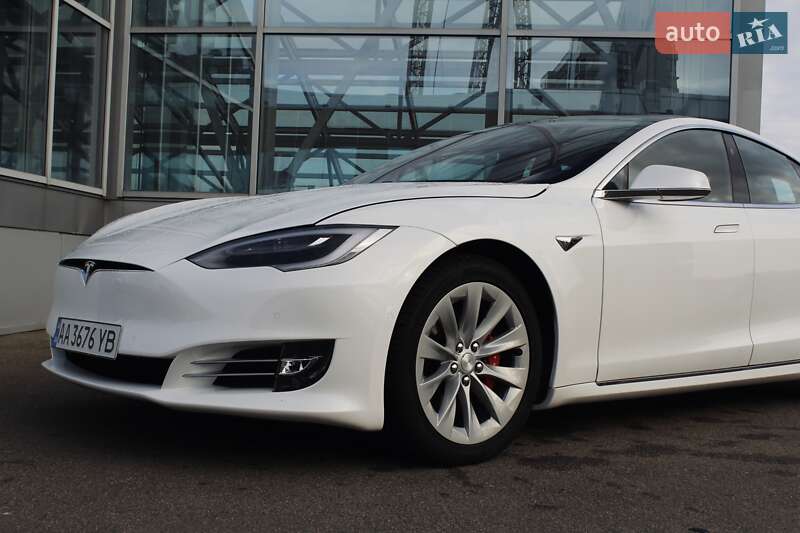 Лифтбек Tesla Model S 2019 в Киеве фото 7 Лифтбек Tesla Model S 2019 в Киеве