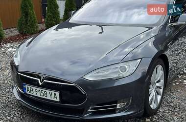 Ліфтбек Tesla Model S 2015 в Вінниці