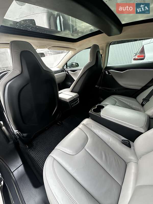 Лифтбек Tesla Model S 2014 в Хмельнике
