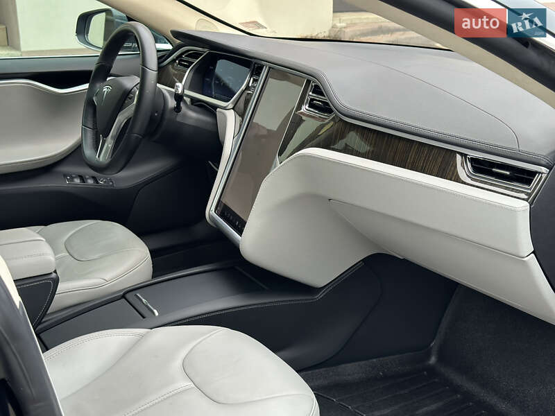 Лифтбек Tesla Model S 2013 в Одессе