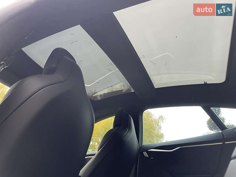 Ліфтбек Tesla Model S 2017 в Києві фото 20 Ліфтбек Tesla Model S 2017 в Києві
