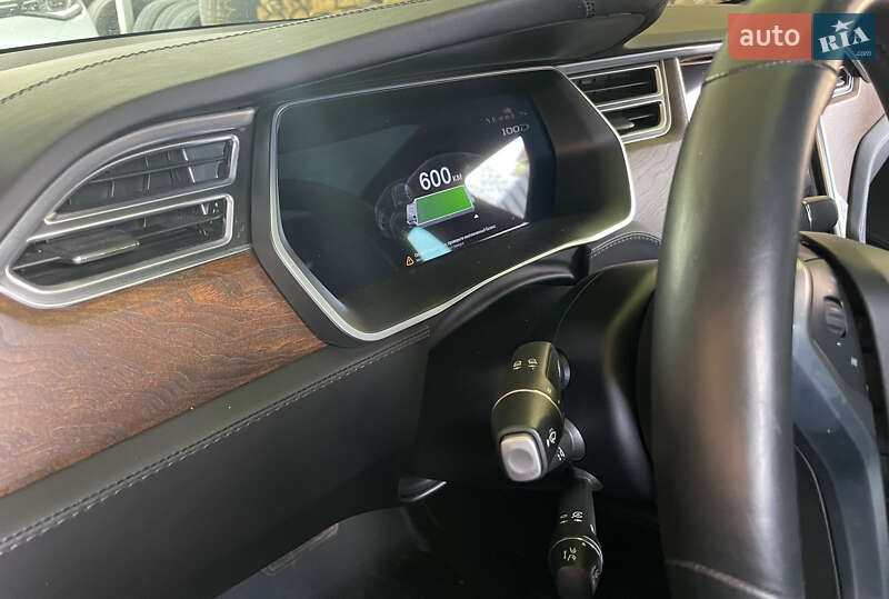 Ліфтбек Tesla Model S 2017 в Києві фото 23 Ліфтбек Tesla Model S 2017 в Києві