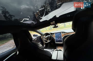 Лифтбек Tesla Model S 2017 в Снятине