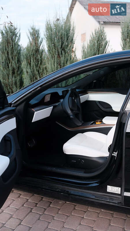 Лифтбек Tesla Model S 2022 в Бережанах