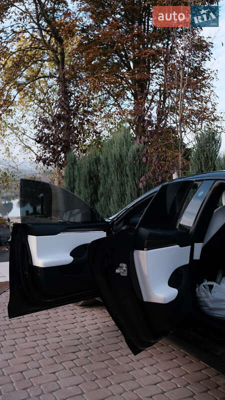 Лифтбек Tesla Model S 2022 в Бережанах