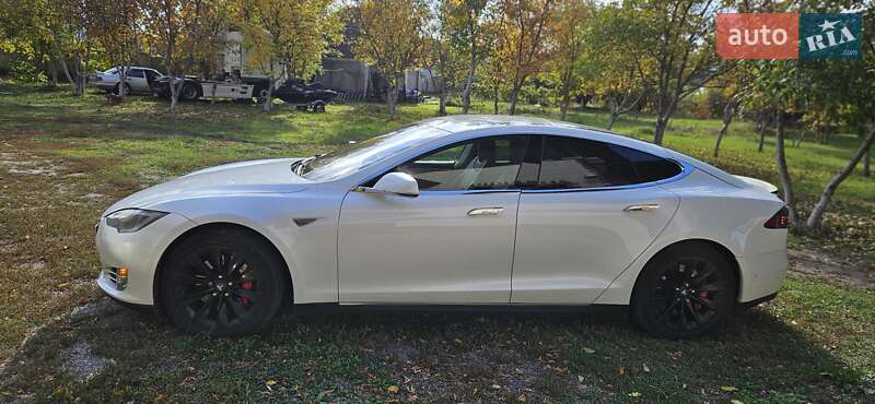 Ліфтбек Tesla Model S 2014 в Кривому Розі фото 3 Ліфтбек Tesla Model S 2014 в Кривому Розі