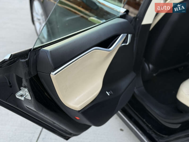 Ліфтбек Tesla Model S 2013 в Луцьку фото 26 Ліфтбек Tesla Model S 2013 в Луцьку