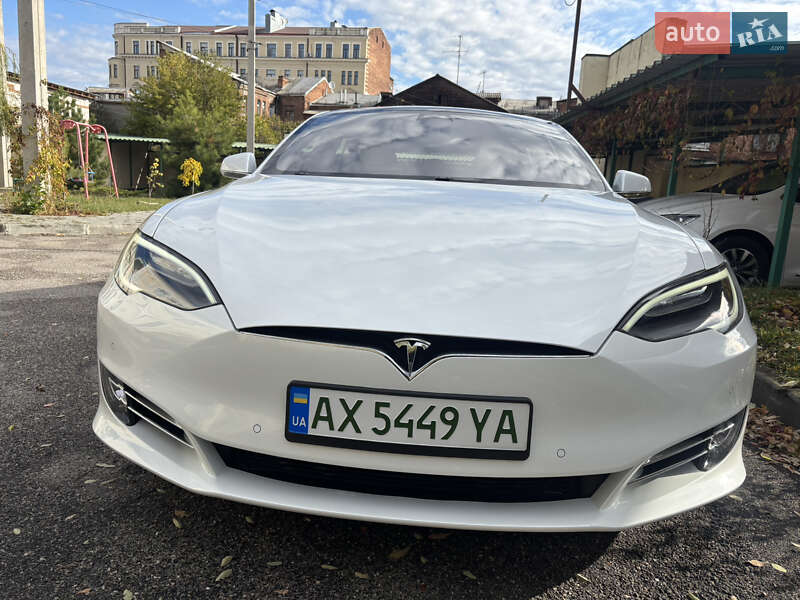 Ліфтбек Tesla Model S 2019 в Харкові