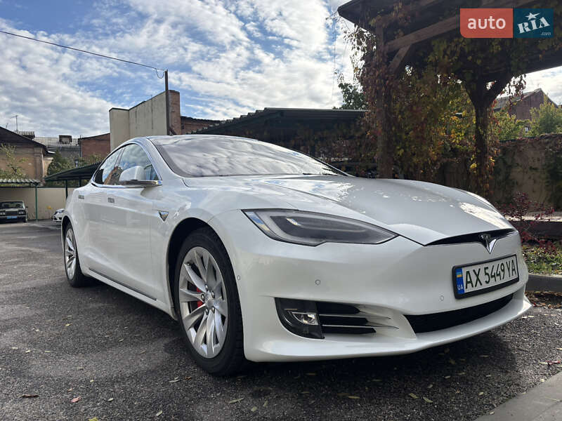 Ліфтбек Tesla Model S 2019 в Харкові
