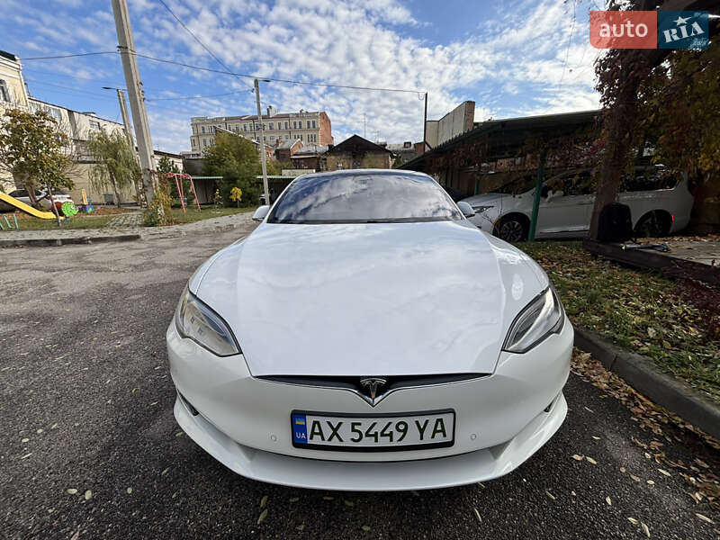 Ліфтбек Tesla Model S 2019 в Харкові