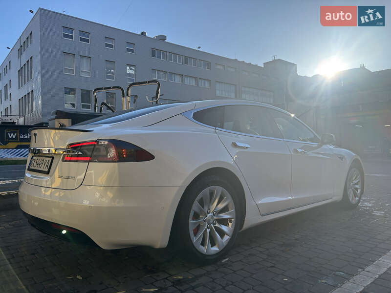 Ліфтбек Tesla Model S 2019 в Харкові
