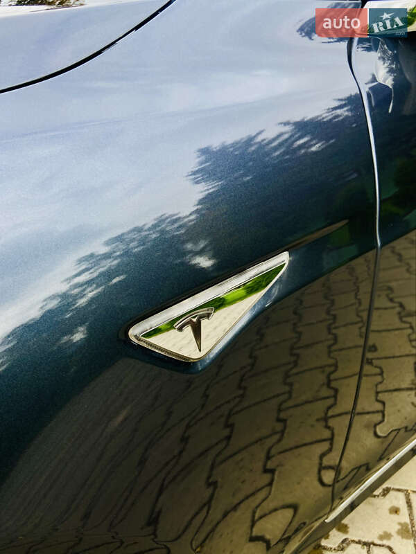 Лифтбек Tesla Model S 2016 в Луцке фото 6 Лифтбек Tesla Model S 2016 в Луцке