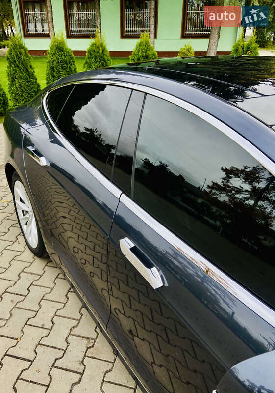 Лифтбек Tesla Model S 2016 в Луцке фото 20 Лифтбек Tesla Model S 2016 в Луцке