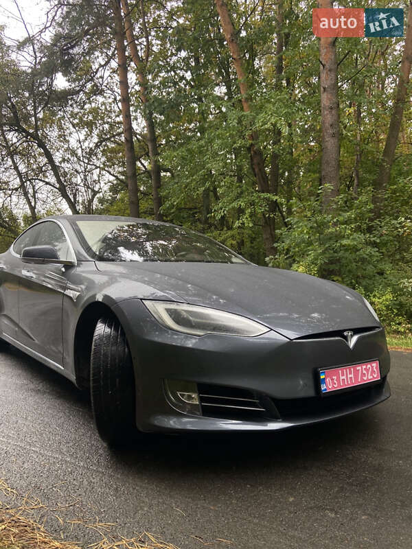 Лифтбек Tesla Model S 2016 в Луцке фото 26 Лифтбек Tesla Model S 2016 в Луцке