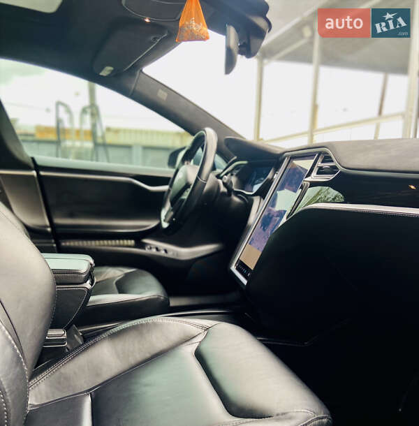 Лифтбек Tesla Model S 2016 в Луцке фото 42 Лифтбек Tesla Model S 2016 в Луцке