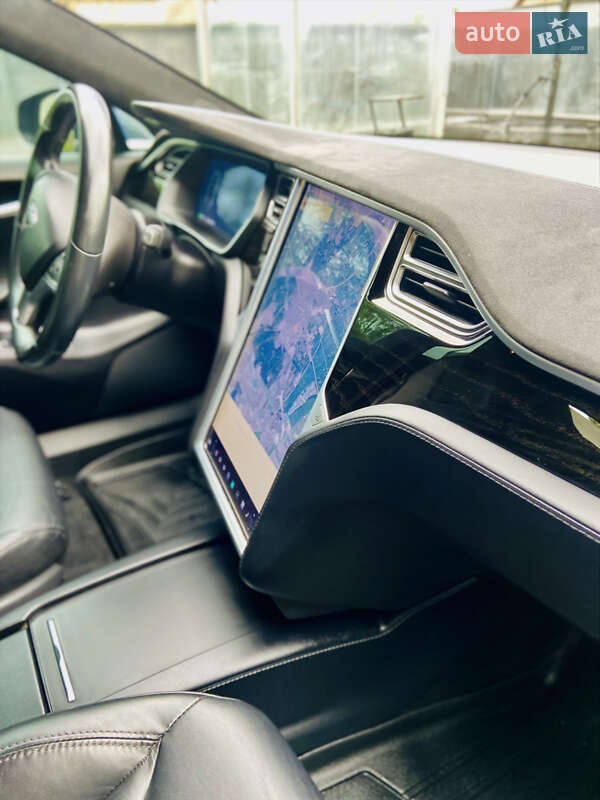 Лифтбек Tesla Model S 2016 в Луцке фото 43 Лифтбек Tesla Model S 2016 в Луцке