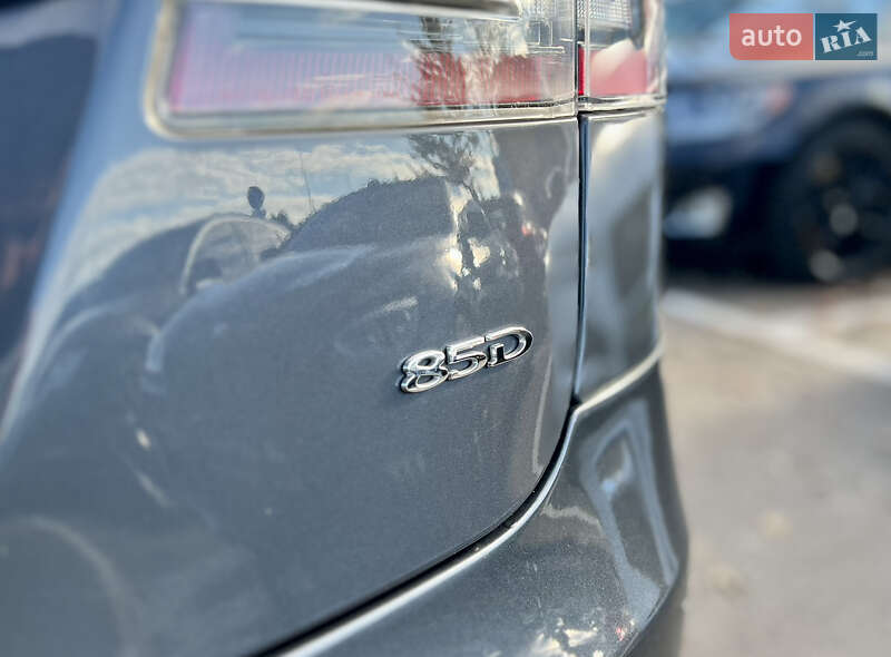 Ліфтбек Tesla Model S 2015 в Києві фото 11 Ліфтбек Tesla Model S 2015 в Києві