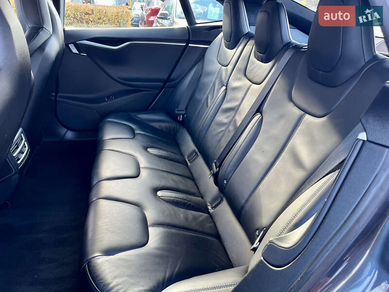 Ліфтбек Tesla Model S 2015 в Києві фото 28 Ліфтбек Tesla Model S 2015 в Києві