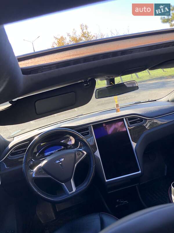 Лифтбек Tesla Model S 2014 в Николаеве