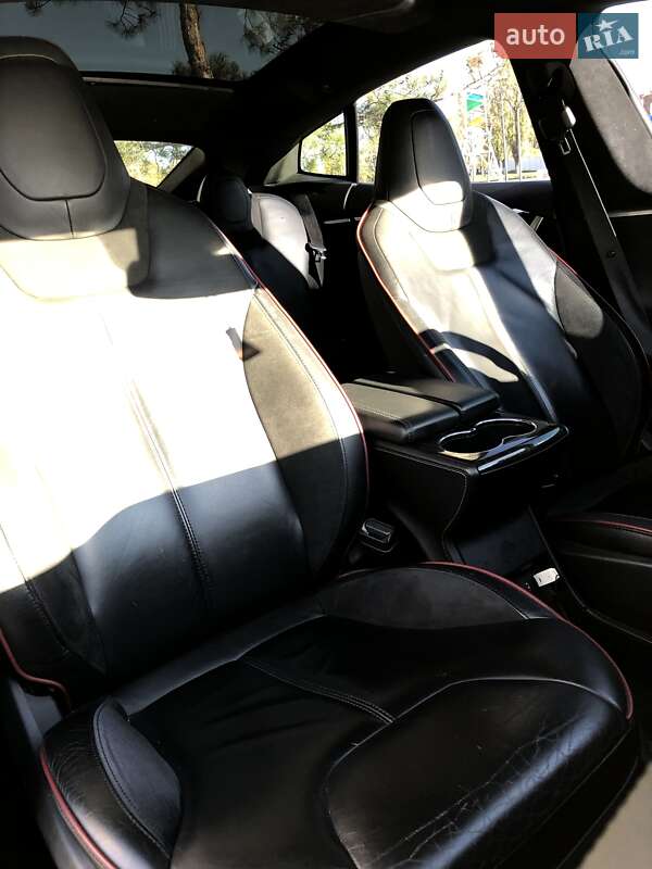 Лифтбек Tesla Model S 2014 в Николаеве