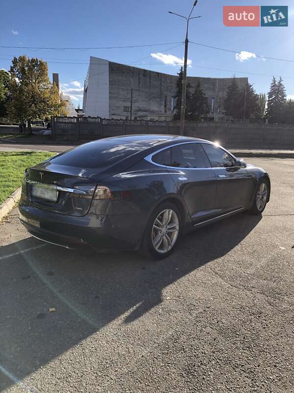 Лифтбек Tesla Model S 2014 в Николаеве