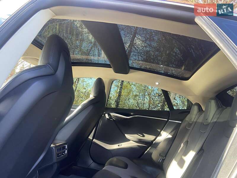 Ліфтбек Tesla Model S 2014 в Хмельницькому