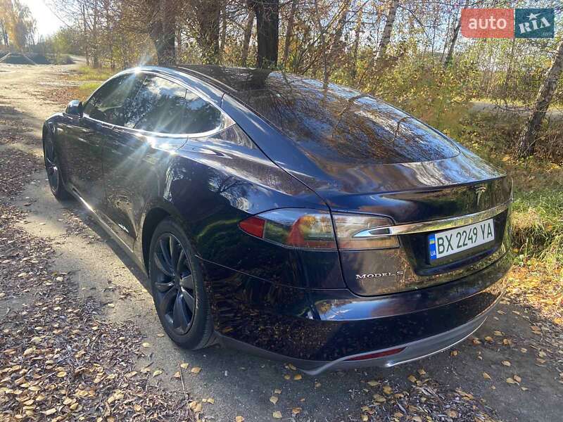Ліфтбек Tesla Model S 2014 в Хмельницькому