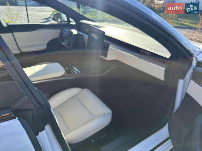 Лифтбек Tesla Model S 2022 в Святопетровское