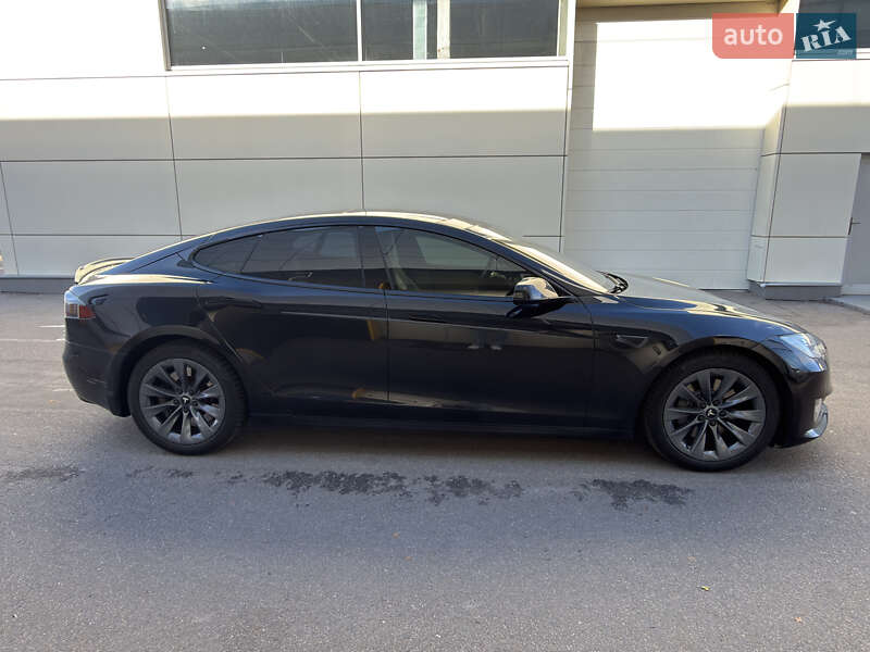 Ліфтбек Tesla Model S 2016 в Києві фото 9 Ліфтбек Tesla Model S 2016 в Києві